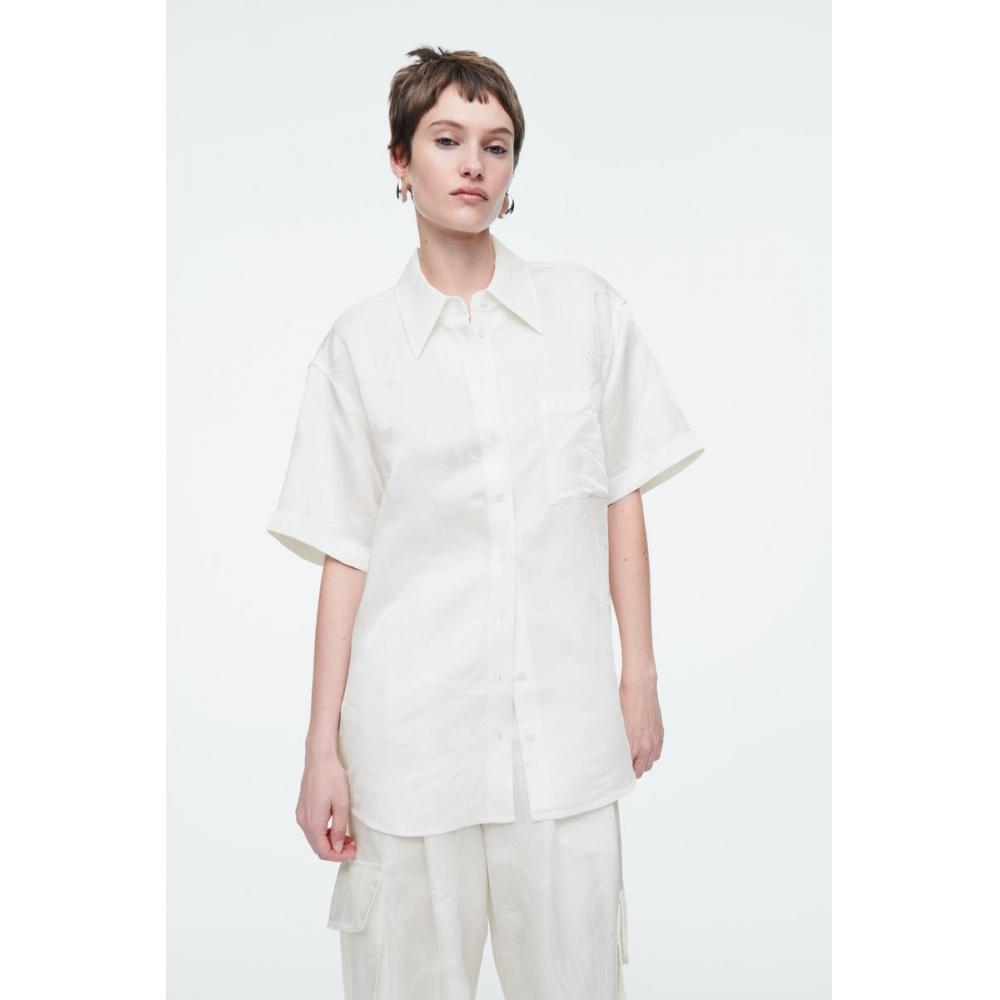 

COS Рубашка с короткими рукавами из японского жаккарда с цветочным узором white/32