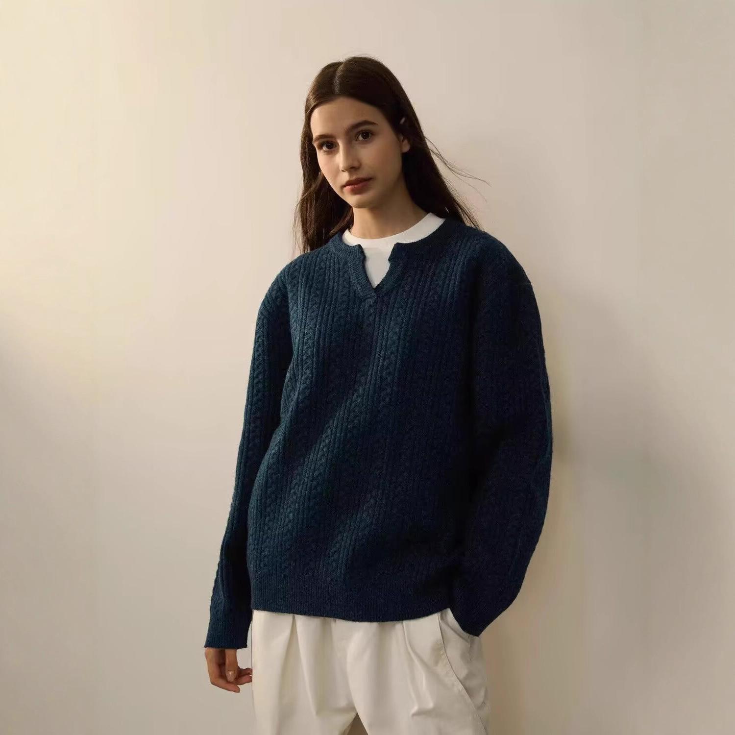 2025 Autumn/Winter Men s Casual Retro V-neck Knit Sweater - Solid Color Medium