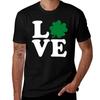 St Patrick's Day LOVE Shamrock Irish T-Shirt Man T Shirts for Men Man Graphic T Shirt T-Shirt