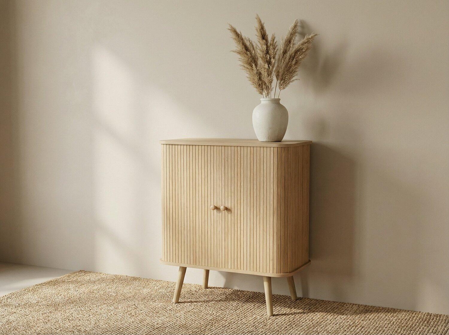 Komoda ryhované predné dvierka dub boho drevené nohy 85 cm