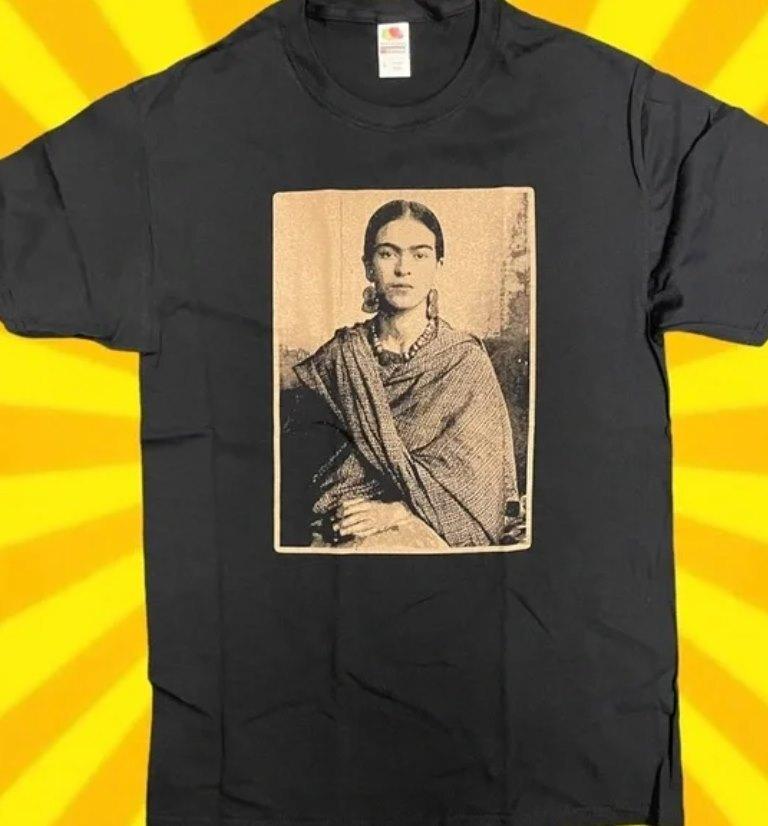 

Frida kahlo graphic Tshirt ! XL