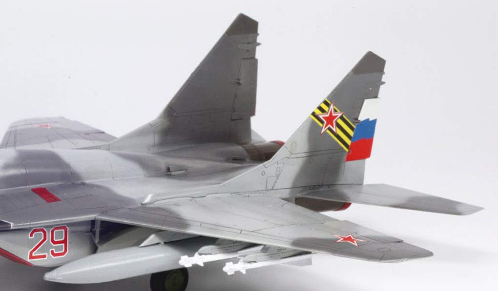 PLATZ Special Selection of Aviation Models Series Fulcrum C Plastic Model 1/72 MiG-29 (9.13) AE-8