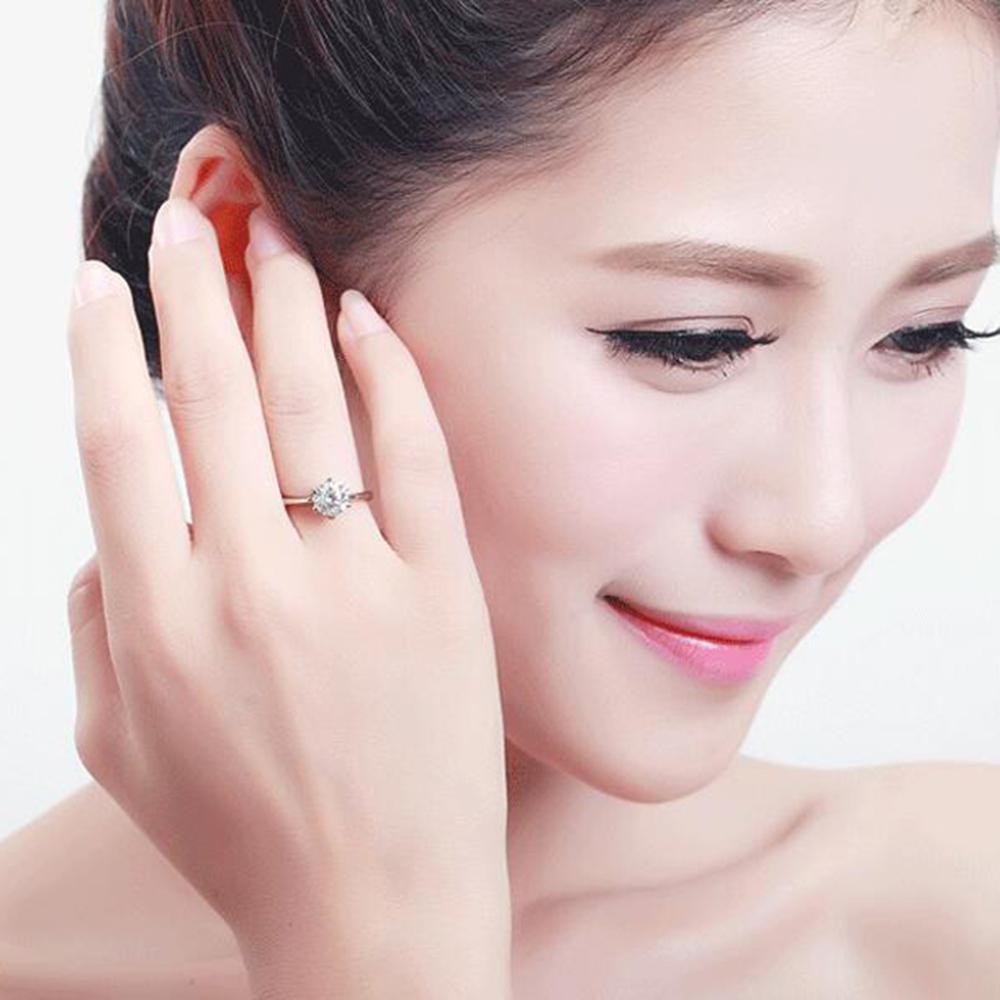 New Classic Diamond Ring for Women Six Claws One Carat Moissanite Micro -Set Gems S925 Silver Rings Lover Couple Anniversary Gift