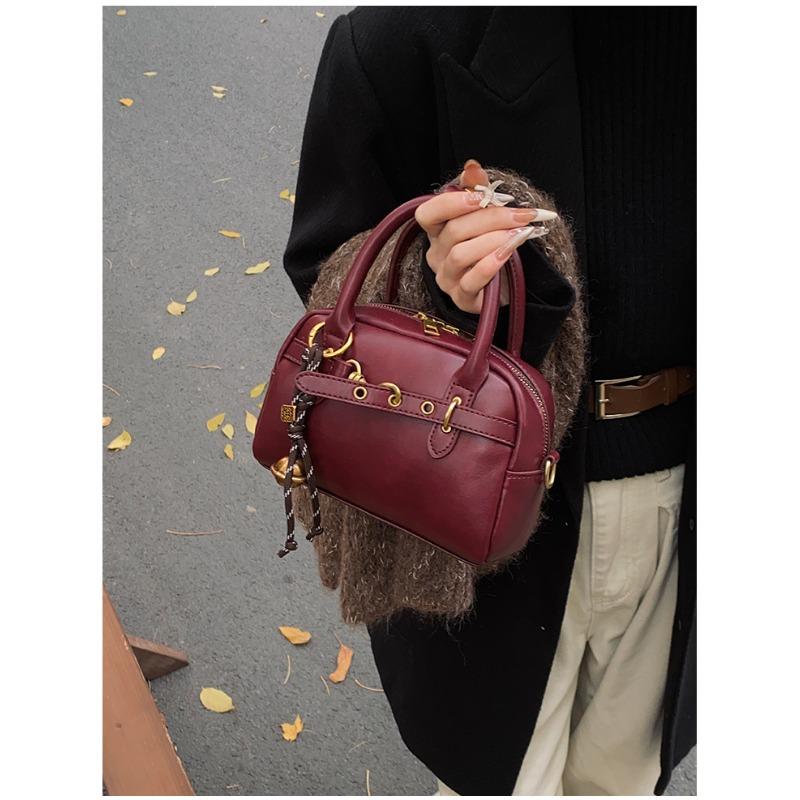 New retro small bag, interpretation of high fashion style!