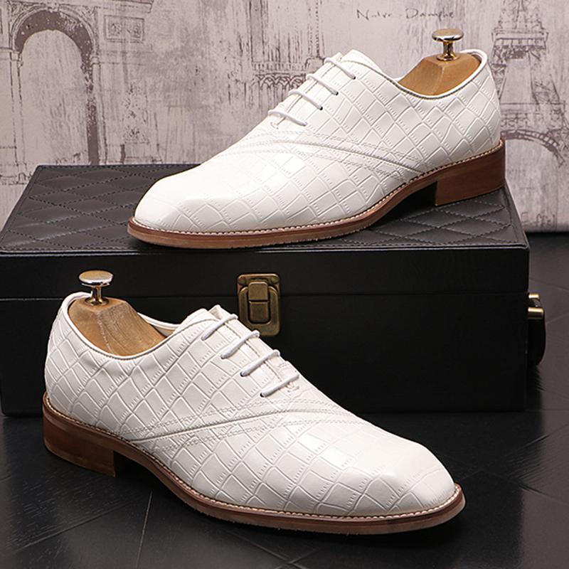 Luxury Designer Trend New Designer Pointed White Black Wedding Formal Oxford Shoes Men Casual Platform Homecoming Dress Footwear
