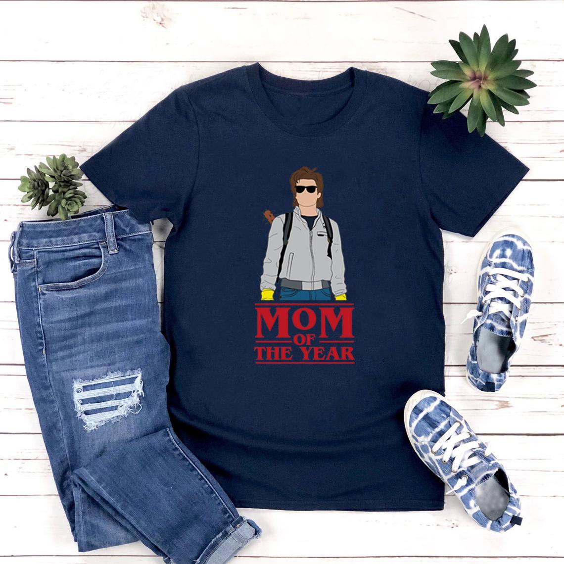 Steve Harrington Mom of The Year T-Shirt Steve Harrinton Shirt Women Short Sleeve Graphic T Shirts Funny Movie T-Shirt For Fan XXXL темно-синий 990₽