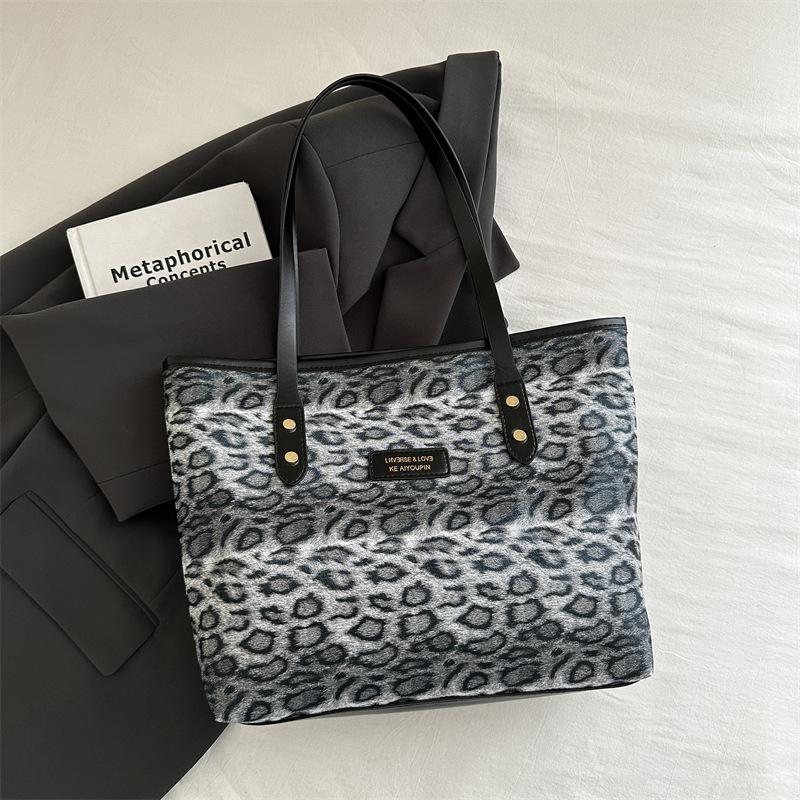 Popular textured bag women's 2025 autumn and winter new leopard print tote bag women's large-capacity commuting shoulder bag