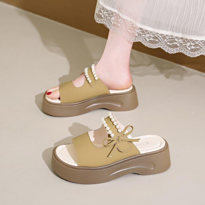

Good-looking sandals on feet when traveling, summer pearl gentle with skirt cool slippers 35