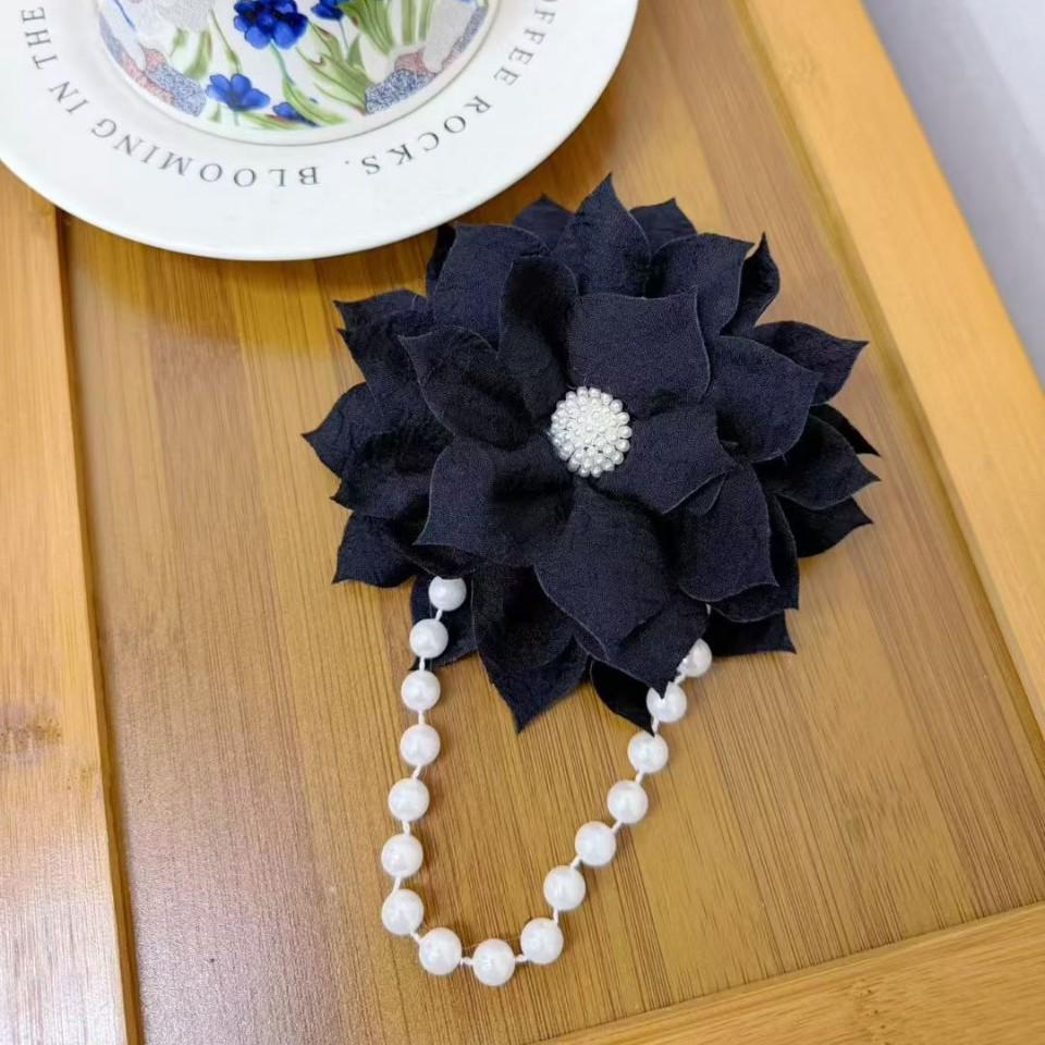 Black and White Pearl Flower Tassel Curtain Brooch Decor (2 Colors Available) 1 black bow