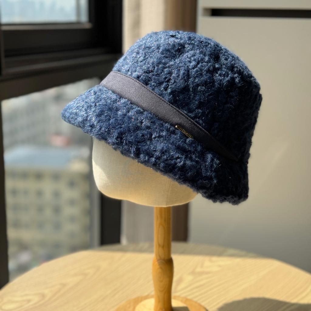 New Hat Women's Winter Warm Lamb Wool Fisherman Hat Showing Face Small Retro Japanese Style Niche Plush Velvet Basin Hat Trend