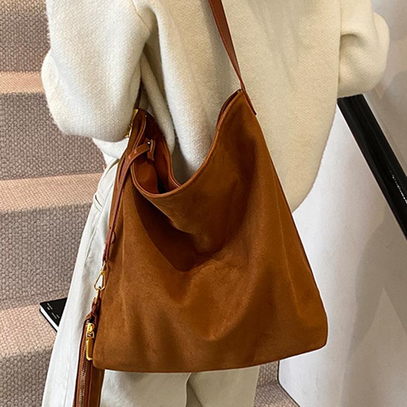 Bag Women's Casual Underarm Bag 2025 New Simple Retro Large Capacity Crossbody Tote Bag Feel Shoulder Bag