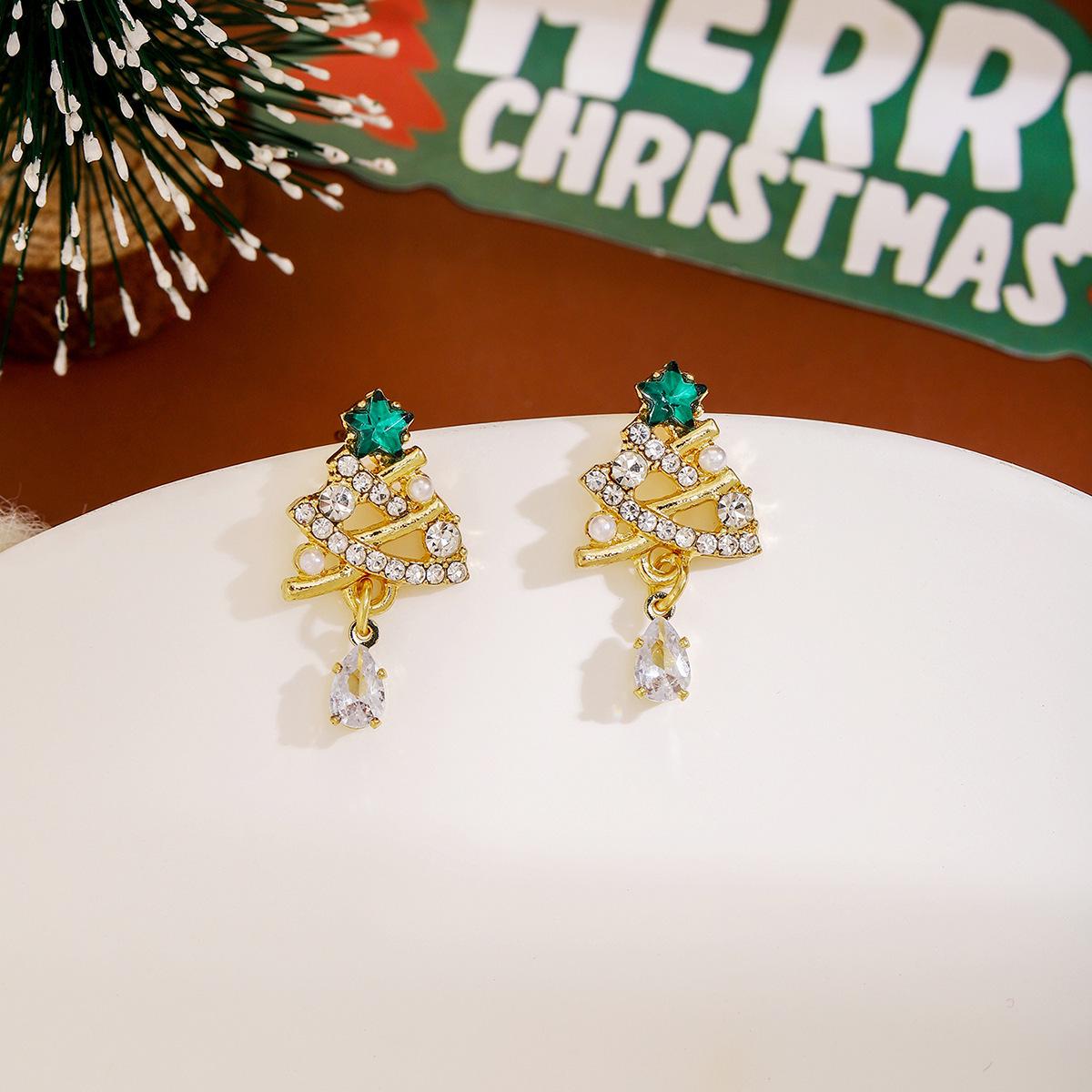 

Изысканные сверкающие серьги-пусеты в виде вырезанной елки - Высококлассная легкая роскошь