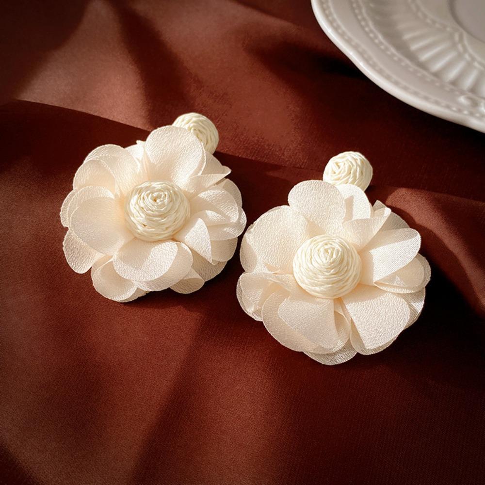 Small Fresh Flower Earrings, The Same High-end Stud Earrings, Sweet Temperament and Versatile Earrings.