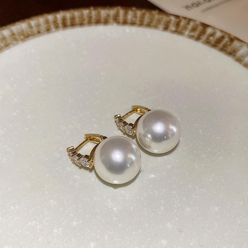 French Pearl Flower Earrings Personalized Fashion Stud Earrings Temperament Earrings Women