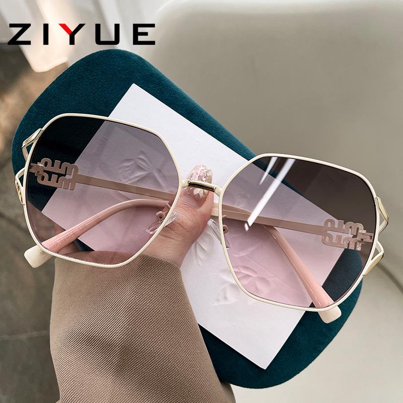 

Женские солнцезащитные очки в европейском и американском стиле с градиентными линзами, вдохновленные знаменитостями, идеально подходят для путешествий на открытом воздухе и повседневной носки