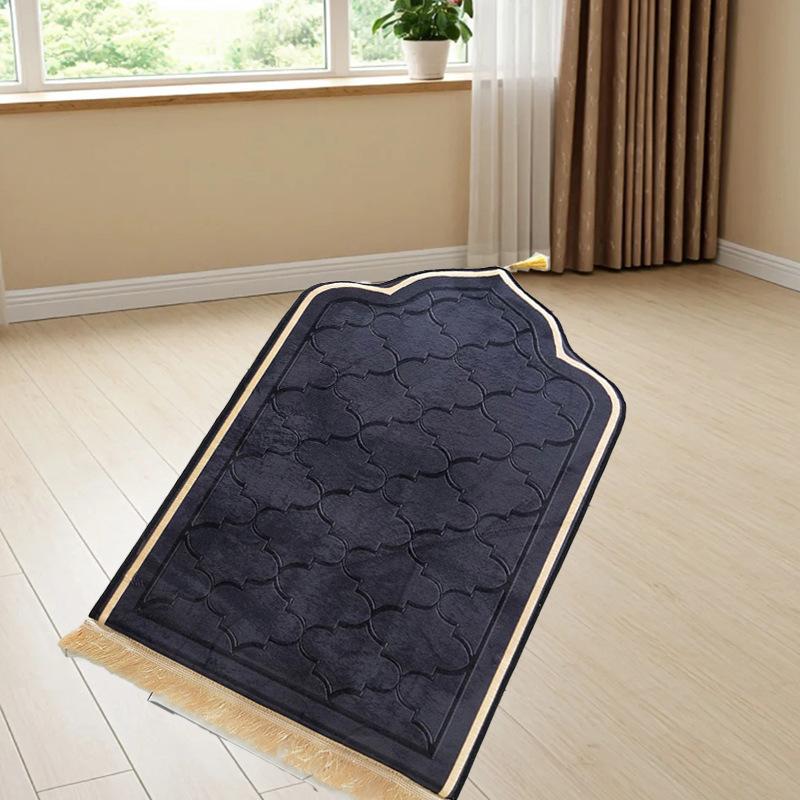 Non-slip Portable Flannel Carpet Prayer Mat Soft Flannel Travel Prayer Rug Worship Kneel Embossing Floor Carpets for Muslim Ramadan