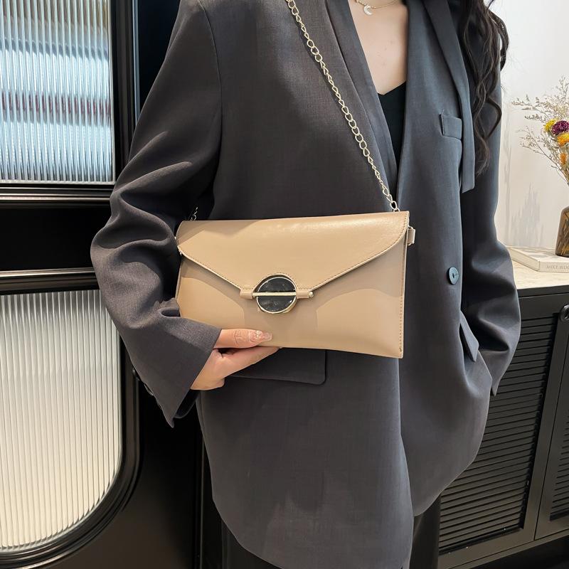 Handbag Women's 2025 New Trendy Korean Version Crossbody Bag Shoulder Chain Small Bag Versatile Personalized Fashion Envelope Bag
