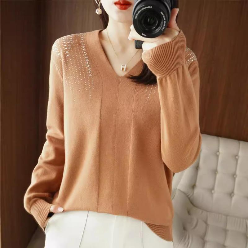 Summer new V-neck shoulder hot diamond knitted sweater women's solid color loose temperament versatile long-sleeved top