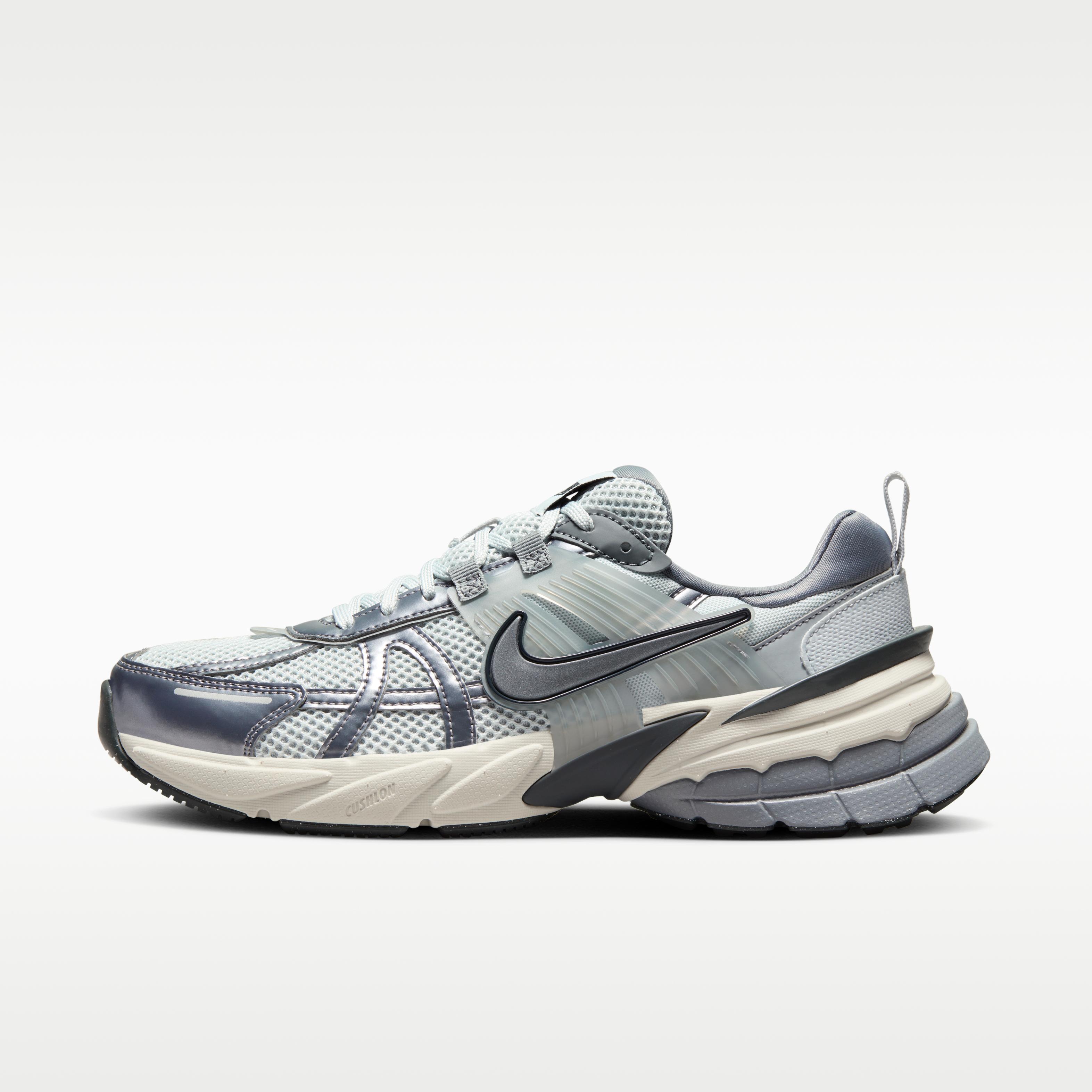 Nike Wmns V2K Run  Pure Platinum Wolf Grey  40.5