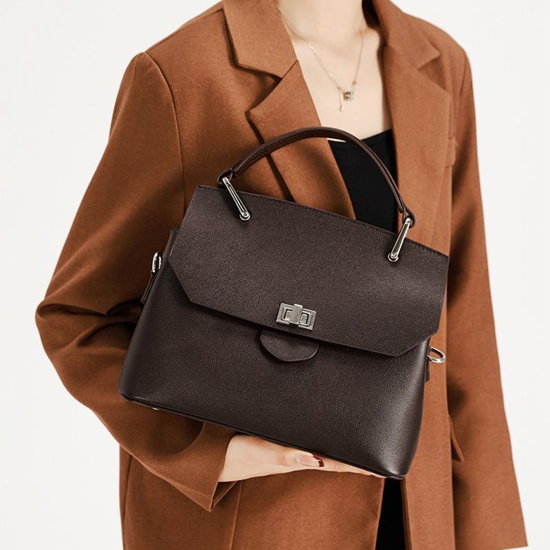 Leather women's bag tote bag new retro niche handbag women's commuter shoulder bag messenger bag