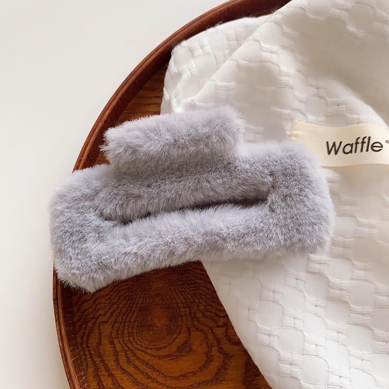 

Новые однотонные заколки для волос для женщин и девочек, мягкие плюшевые когти для волос, большие размеры, корейские головные уборы, заколки для волос, заколка в виде краба, аксессуары для волос, подарок