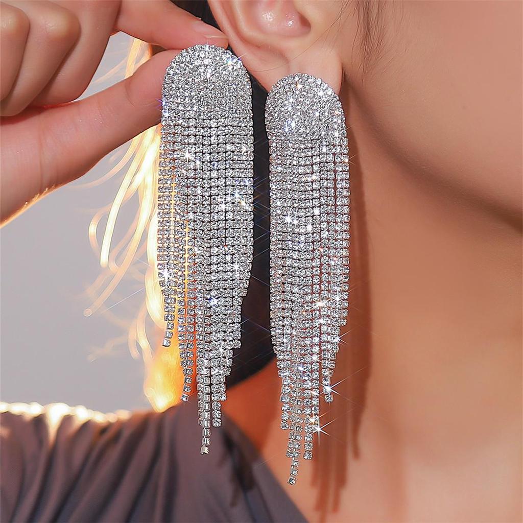 European & American Gradient Diamond Tassel Earrings for Women – High-End Design