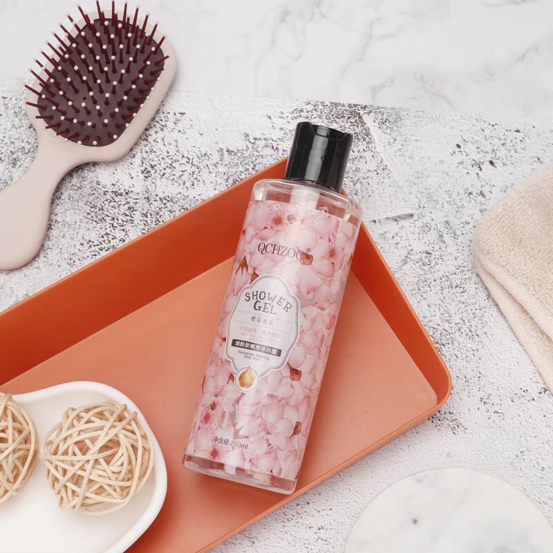 QCHZOC Cherry Blossom Niacinamide Brightening Shower Gel