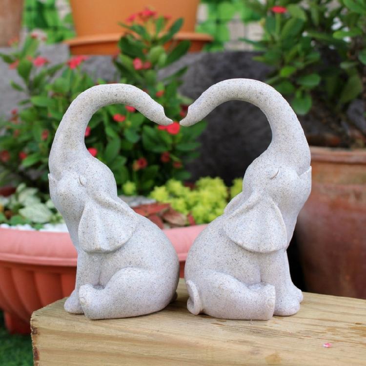 Pair of Elephant Sculpture Resin Statue Love Elephant Designs Figurine Statues for Patio and Indoor Desk Decoration