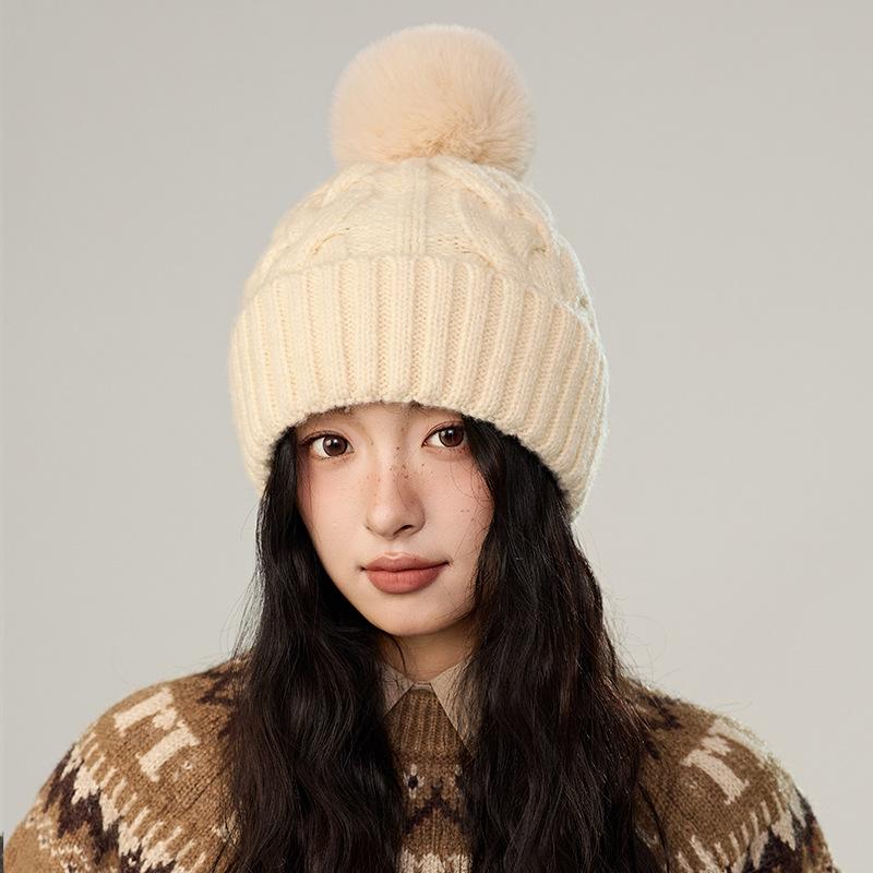 Winter New Women's Velvet Twist Hairball Knitted Hat Outdoor Cycling Warm Hat