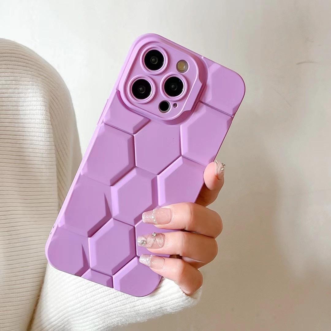 

Трехмерный футбольный узор, подходящий для чехла для телефона Ip16pm, жидкое покрытие с эффектом кожи, масляный спрей, защитный чехол с полной покрытием в форме ромба для Apple 15pm Apple X