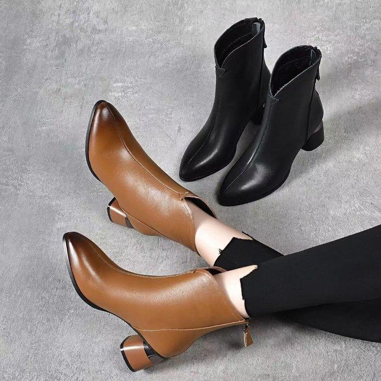 Short boots, foreign gas single boots, women's 2025 autumn and winter new pointed thick heel medium tube boots, medium heel velvet warm women's leat