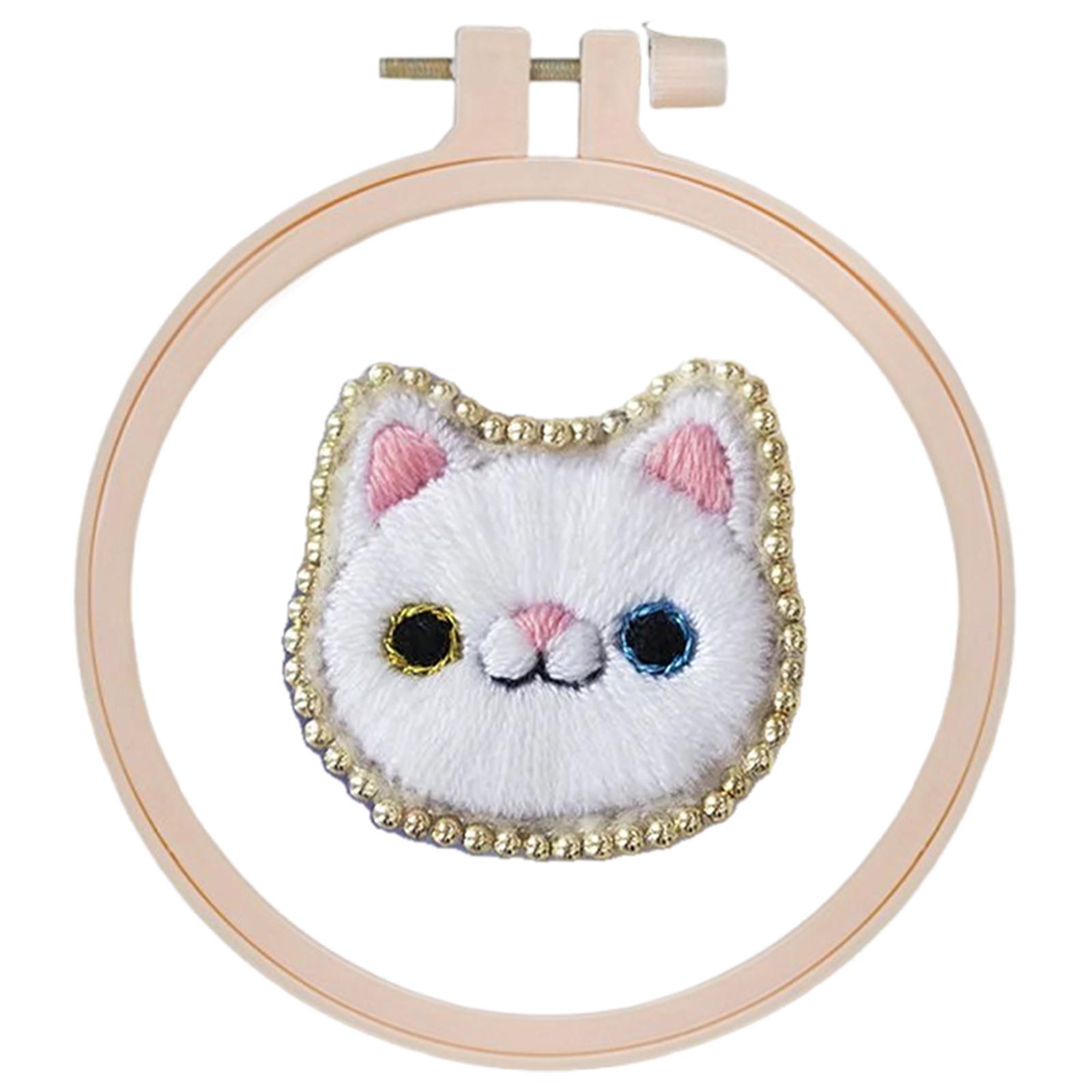 Cat Brooch DIY Embroidery Kit 3.5x3.5cm Embroidery Stitches Practice Kit Starter Embroidery Kit for Beginners Craft Lovers Gift