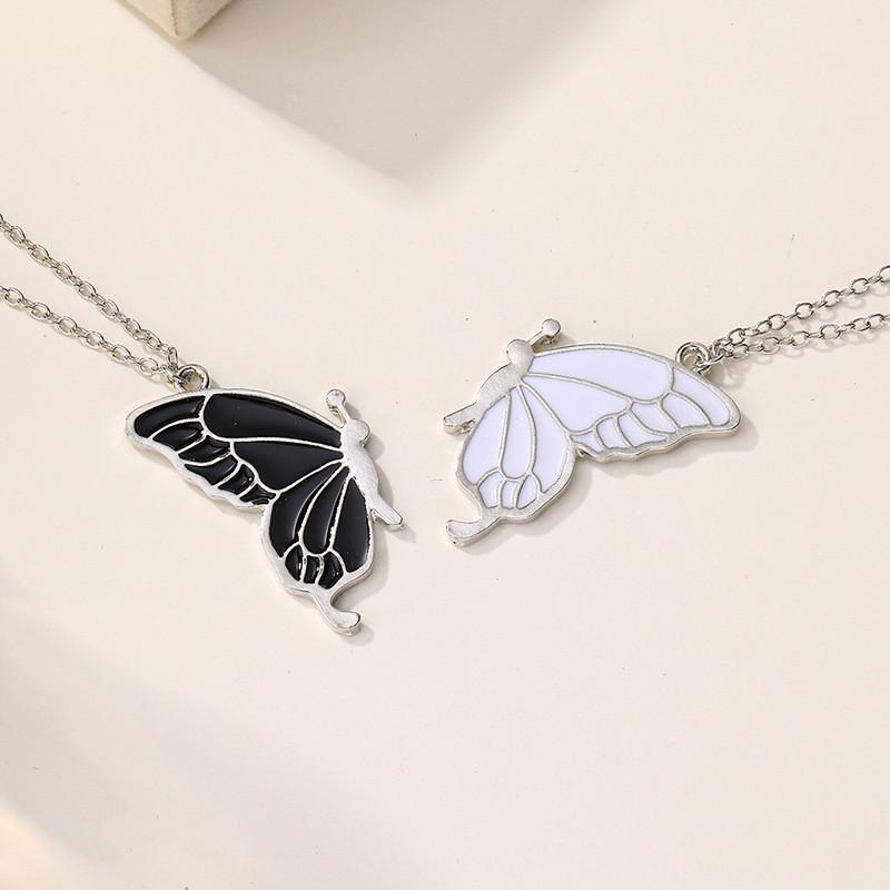 Butterfly Pendant Necklace For Women Men Animal Themed Jewelry Gift For Fall Winter Fashion