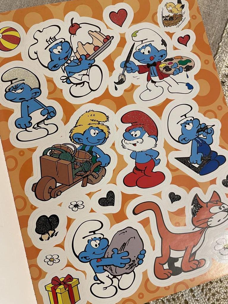 [USED] Smurfs sticker picture book