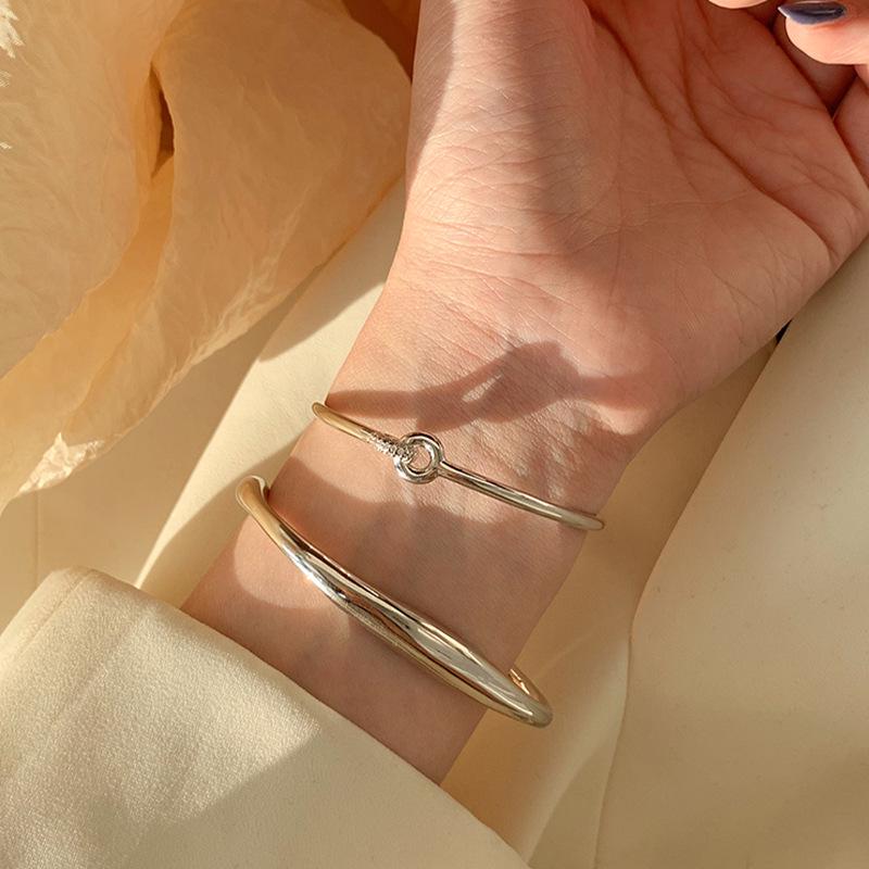 Korean Retro Geometric Wave Bracelet: Trendy Hip Hop Clubbing Accessory for Women