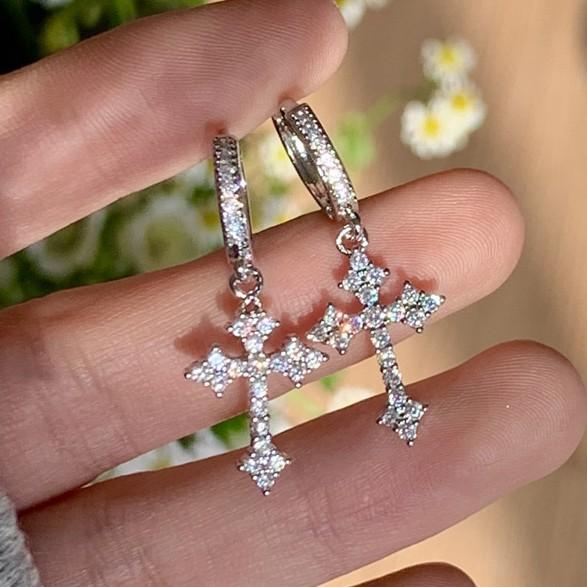 New trendy light luxury super flash cross earrings for women, simple temperament earrings, earrings, stud earrings, earrings.