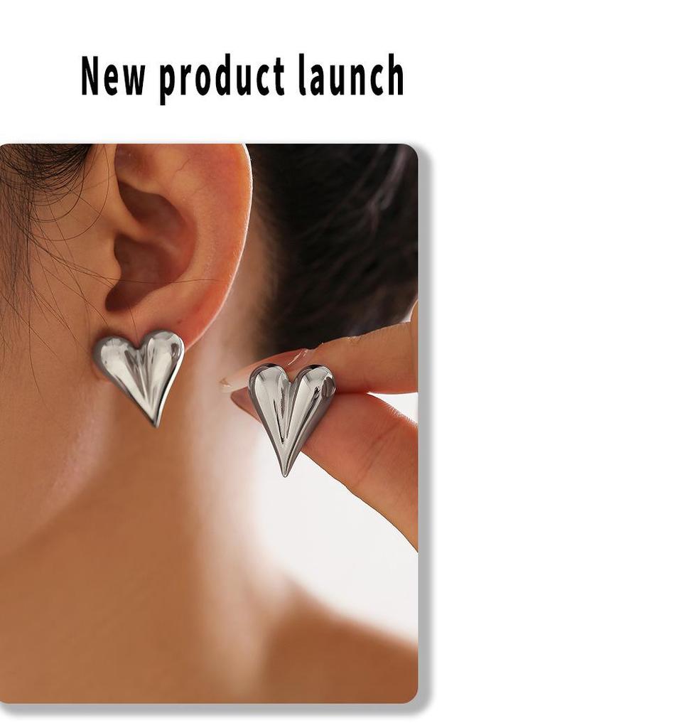 18k Gold Plated Geometric Heart Stud Earrings, Titanium Steel, Versatile Fashion Jewelry