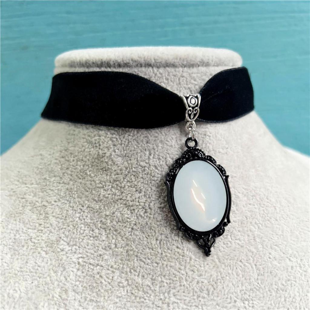 Gothic White Retro Handmade Collar Necklace With Cherry Pendant For Fashion Ol Style