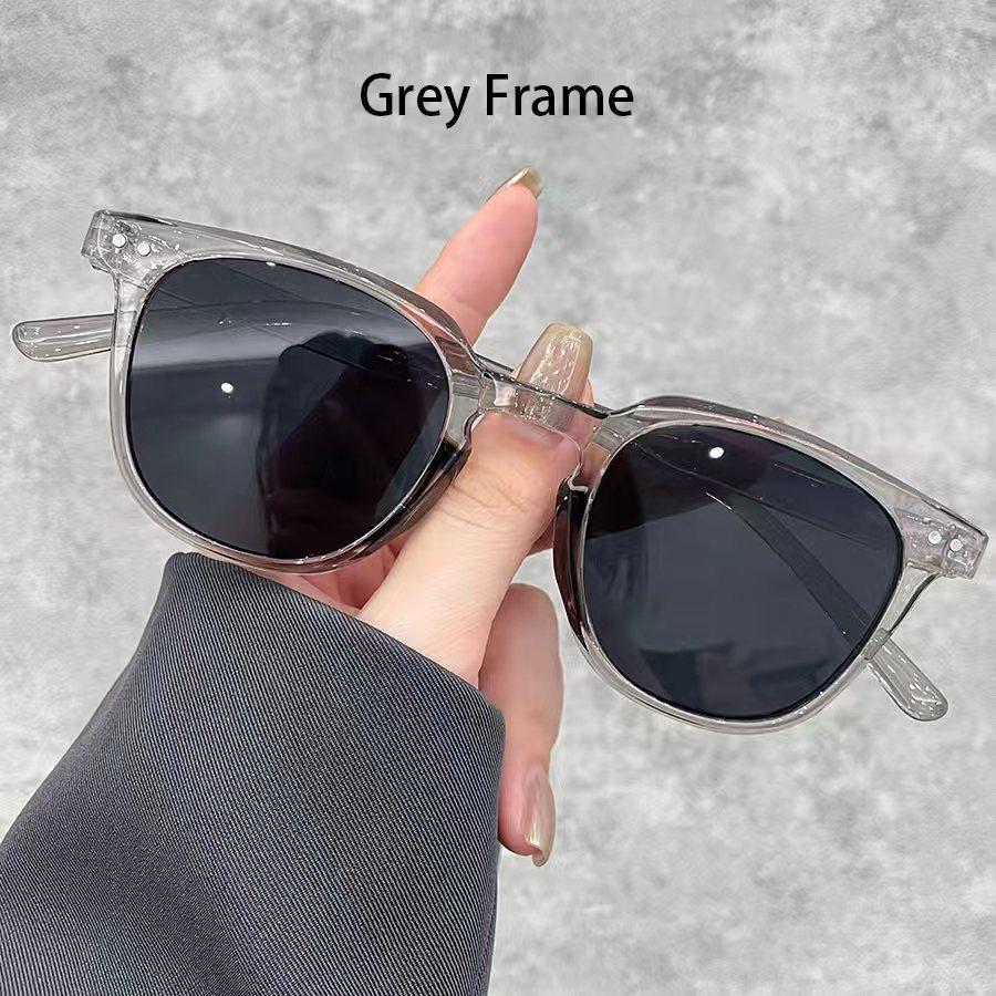 

Fashion Small Round Unisex Women s powder blusher Gradient pink lenses Sunglasses Women Men Classic Metal decoration Goggles
