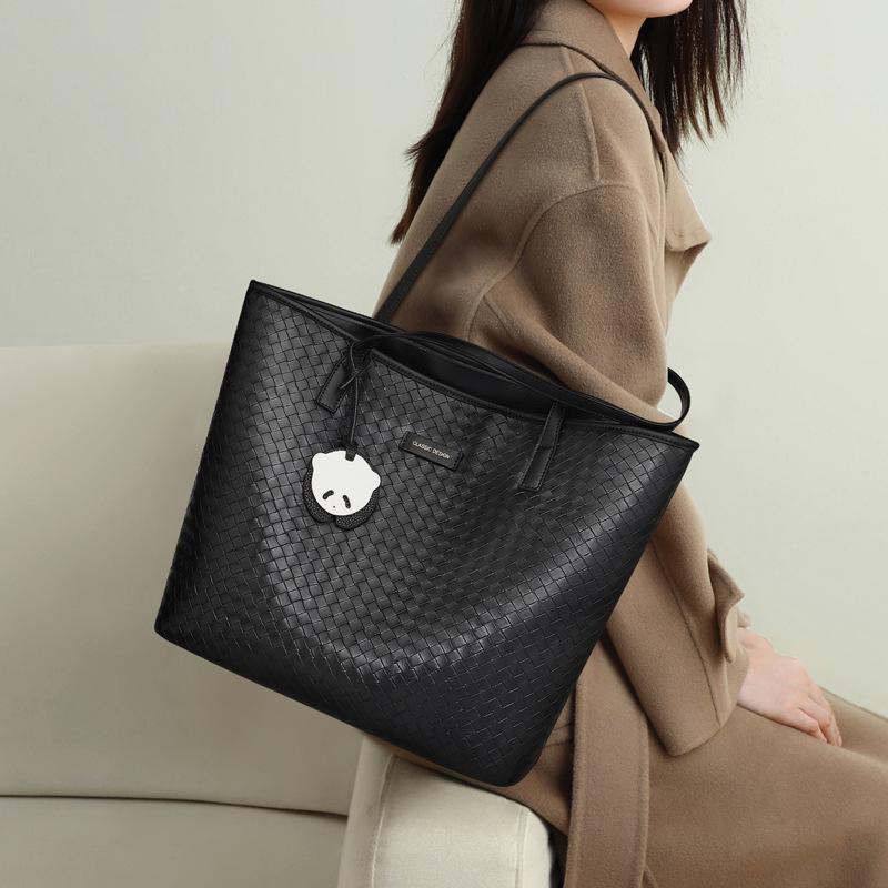 Tote bag women s new retro women s bag large bag commuting large capacity shoulder bag premium woven bag чёрный
