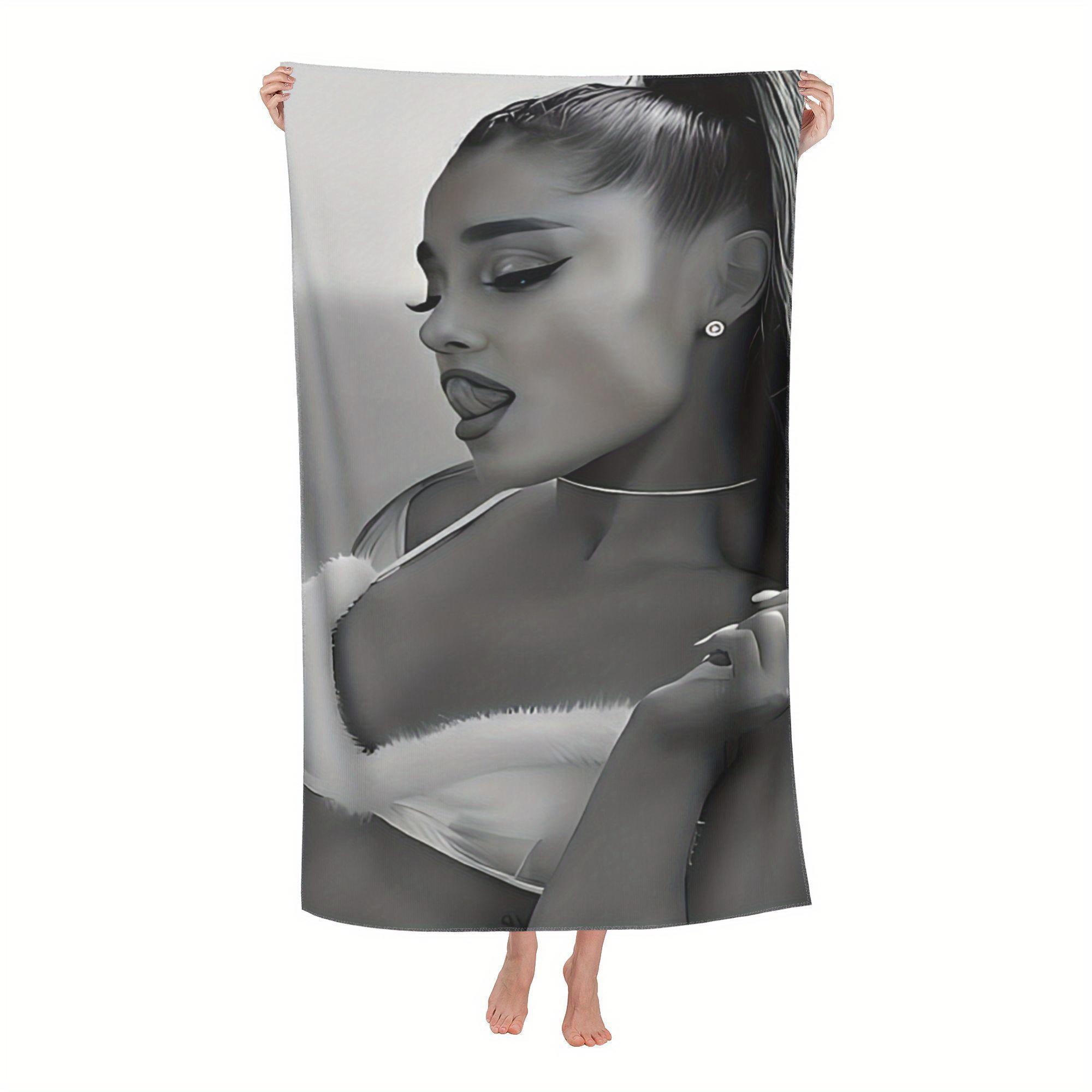 

Ariana Grande-Inspired Quick-Dry Microfiber Beach Towel - Tropical Floral Design, Lightweight & Super Absorbent, Ideal for Swimm W40*H60(CM)