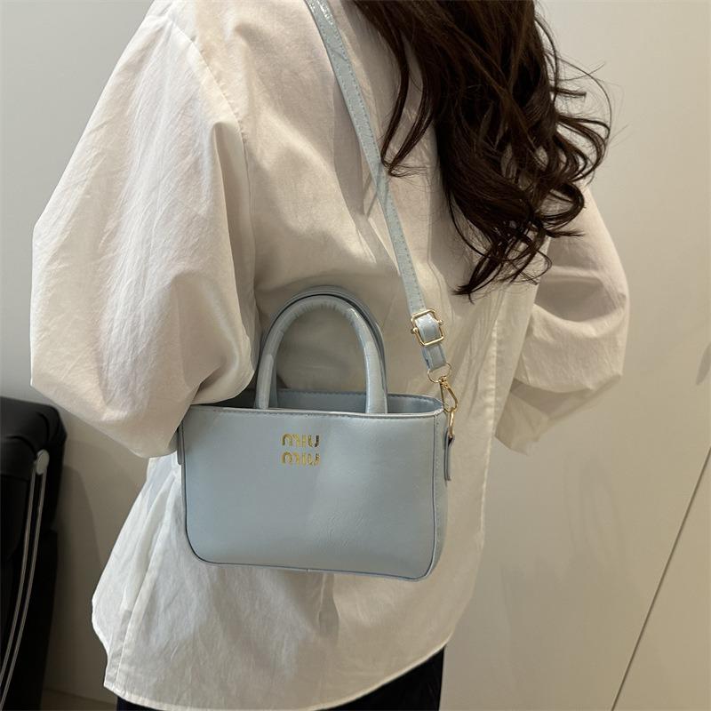 Kabelka módní všestranná a krásná jednoduchá taška přes rameno messenger nová ležérní dojížděcí dámská taška