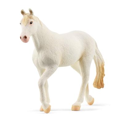 Schleich Farm World Camarillo 13959 (female)