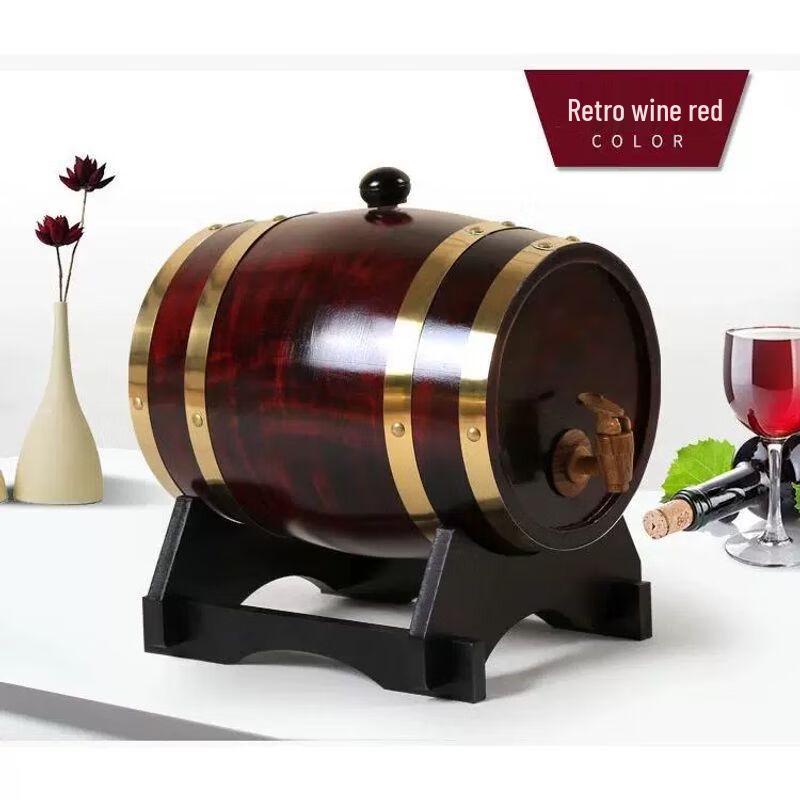 Деревянная бочка для хранения вина