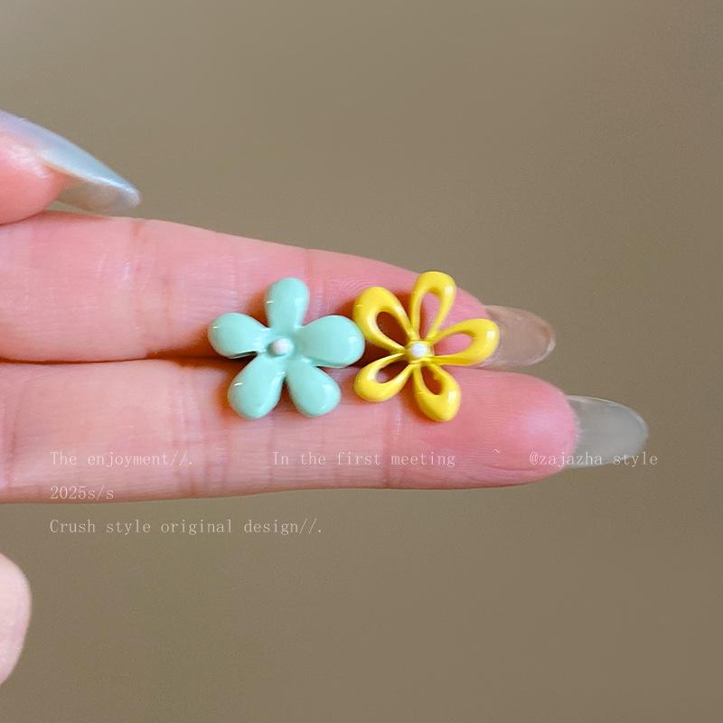 

Летние серьги-кольца контрастных цветов, женские нишевые серьги простого дизайна, новые преувеличенные серьги весна-лето 2025