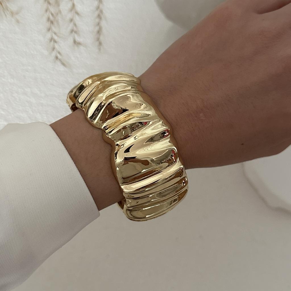 Übertriebene Punk Glatte Heavy Metal Klobige Feder Armreifen für Frauen Hip Hop Goldfarben Geometrische Armbänder Schmuckzubehör