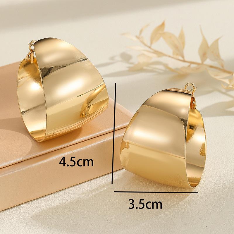 Chic Huggie Hollow Gold Color Hoop Earrings for Women Trendy Female Wide Circle Punk Smooth Earrings Statement Jewelry