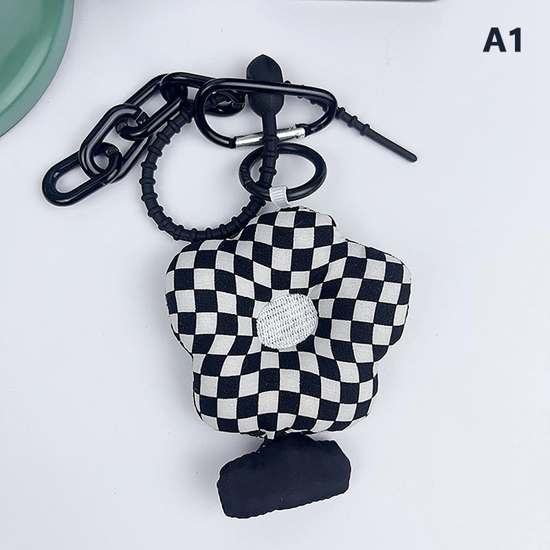 

Интернет-кулон со знаменитостями, черно-белая кукла-шахматная доска, брелок с витой пуговицей