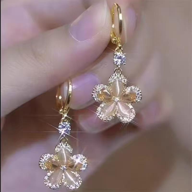 Korean-Style Elegant Rhinestone Ball Earrings - Versatile, Fashionable, and Ultra-Shiny Design.