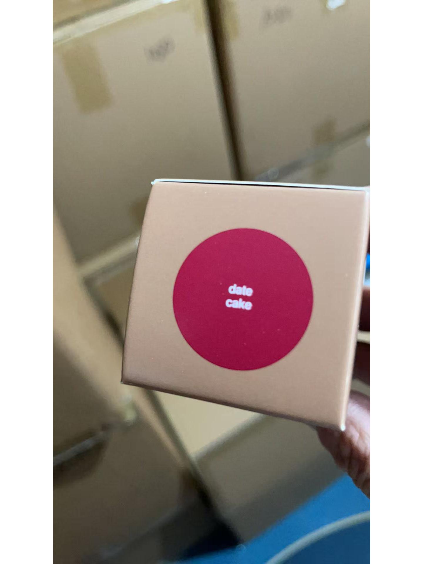 

Rhode Skin от Хейли Персиковый/Гуавовый Желейный Бальзам для Губ - Увлажняющий и Питательный Мягкий Уход за Губами, Новое Цветовое Издание в Чехле для Телефона.